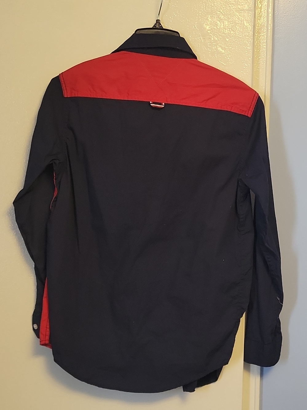 Tommy Hilfiger Men’s Two-Tone Red & Black Logo Shirt - Picture 5 of 5